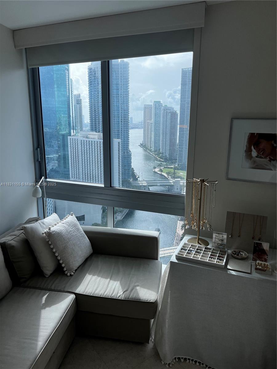 WIND CONDO - Residential Lease