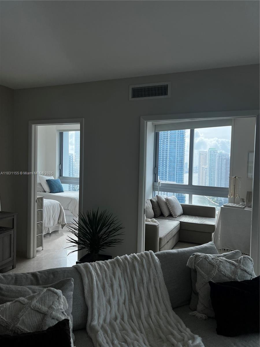 WIND CONDO - Residential Lease