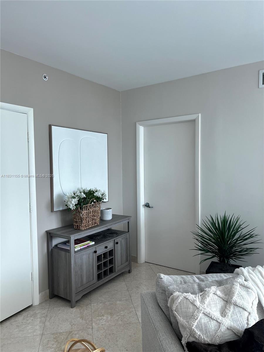 WIND CONDO - Residential Lease