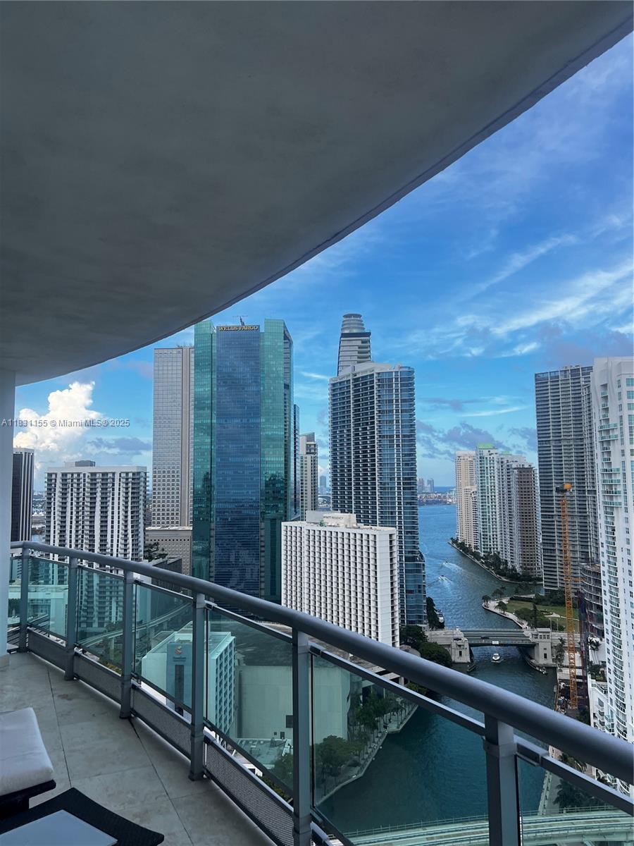 WIND CONDO - Residential Lease