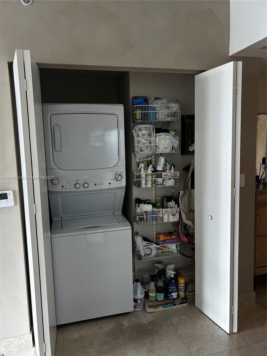 WIND CONDO - Residential Lease