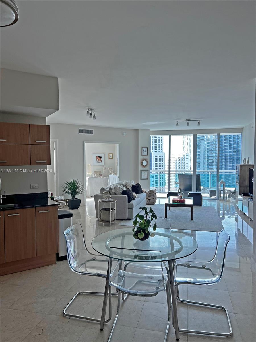 WIND CONDO - Residential Lease