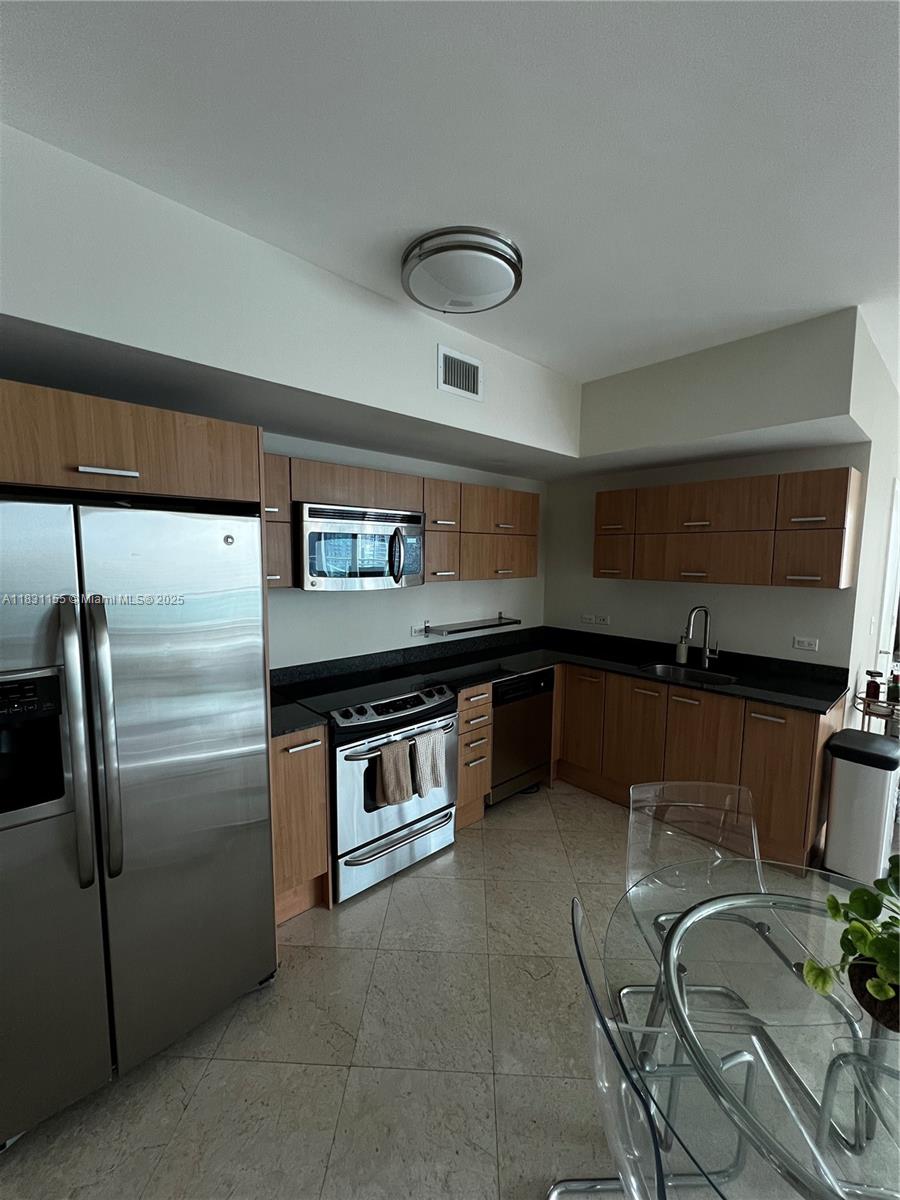 WIND CONDO - Residential Lease