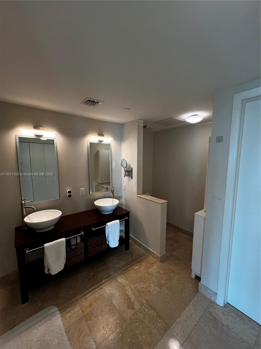 WIND CONDO - Residential Lease