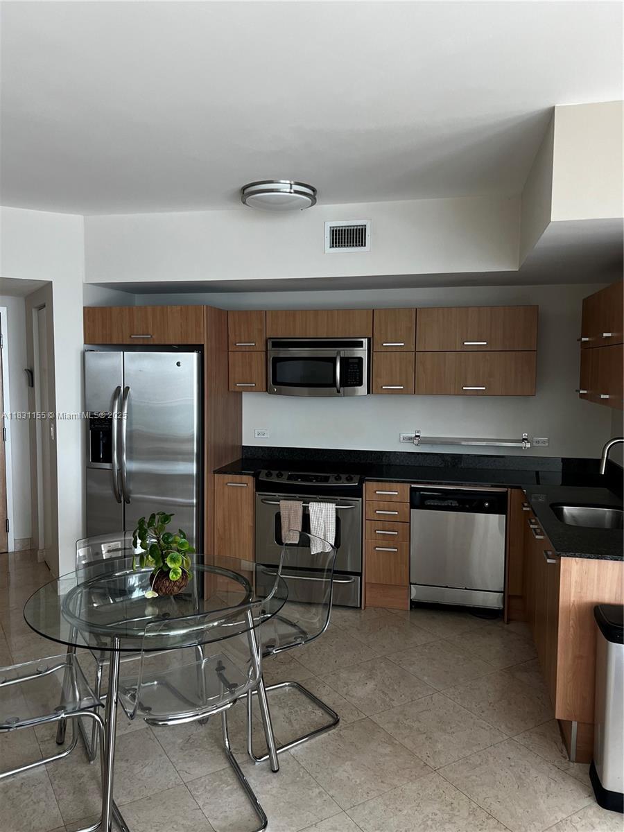 WIND CONDO - Residential Lease