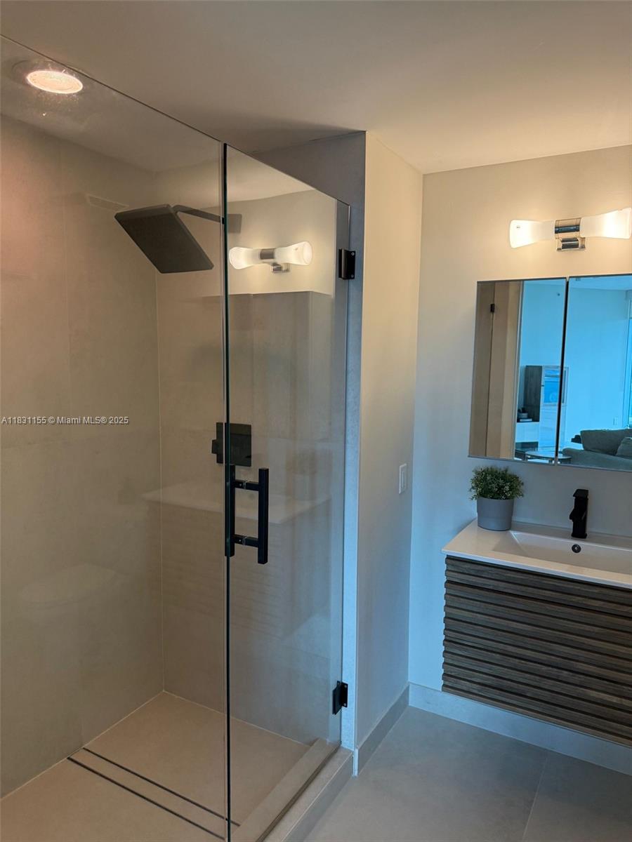 WIND CONDO - Residential Lease