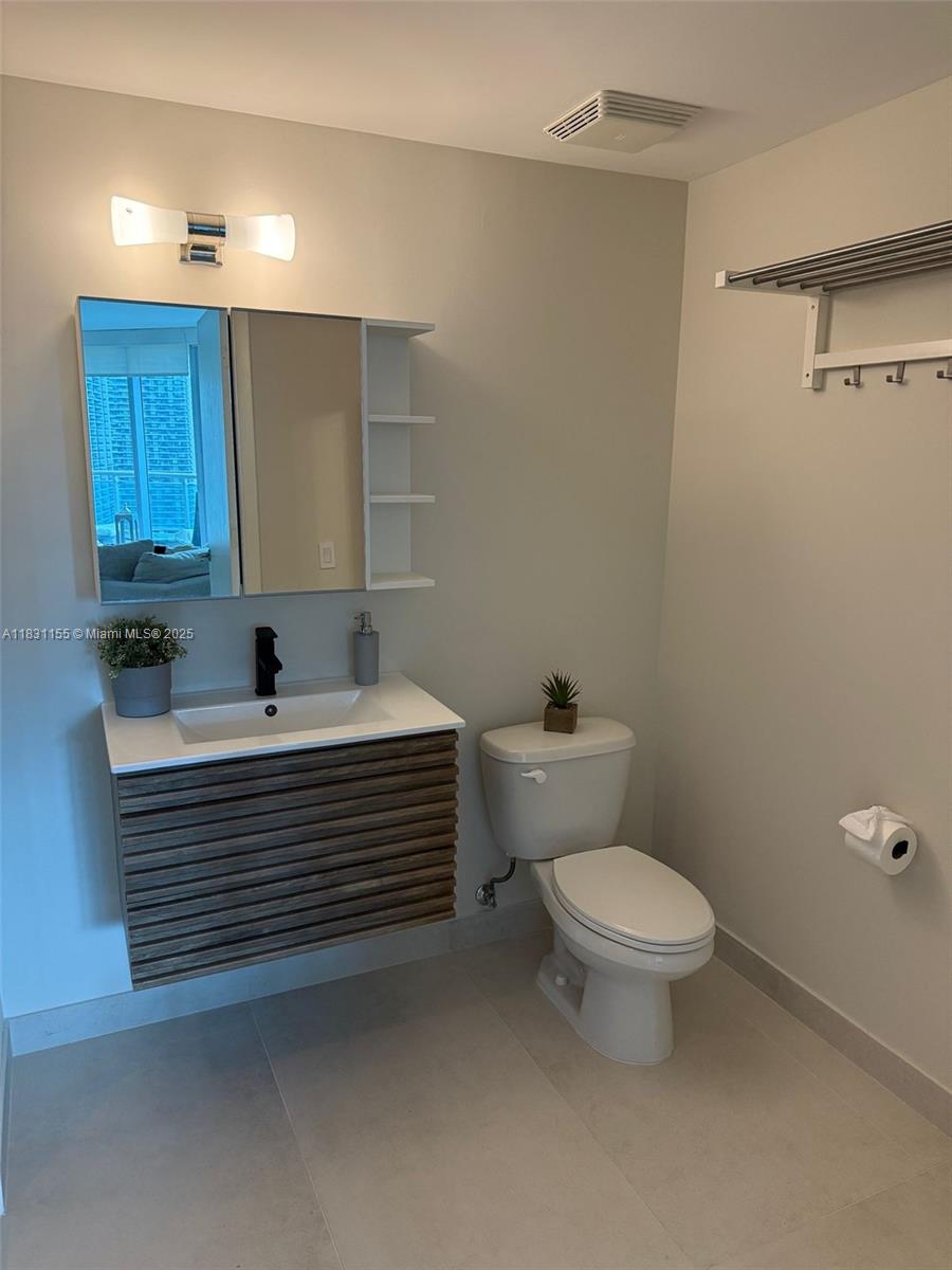 WIND CONDO - Residential Lease