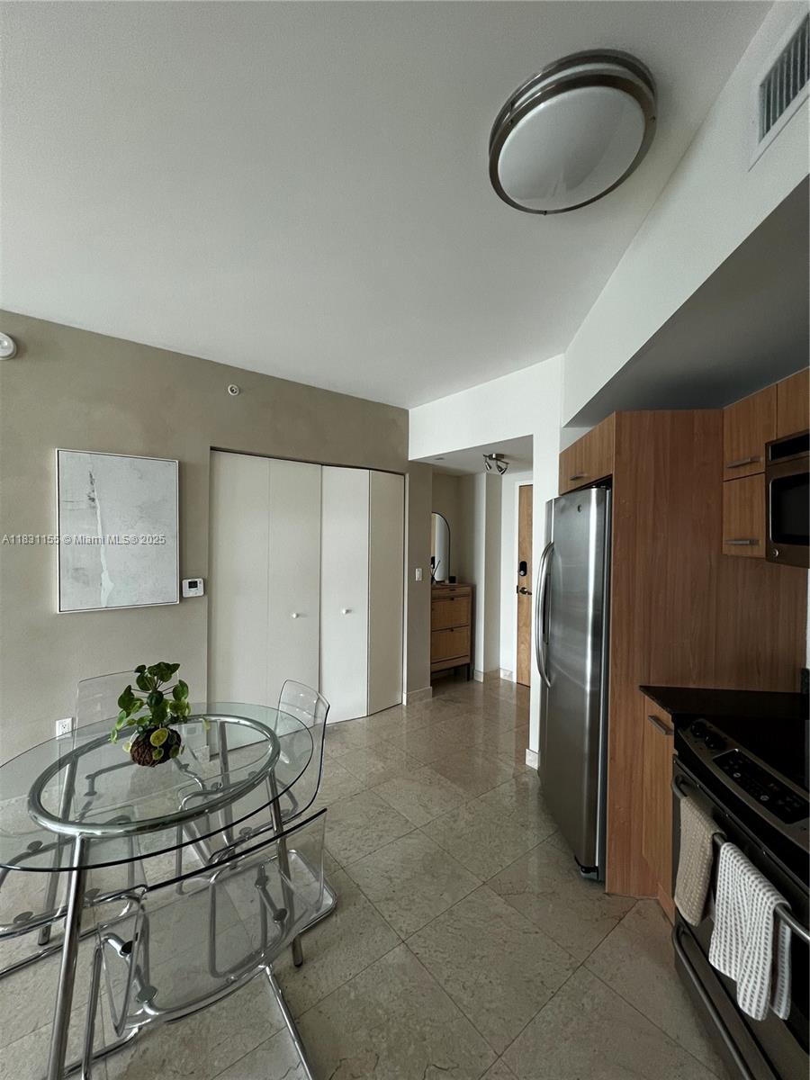 WIND CONDO - Residential Lease