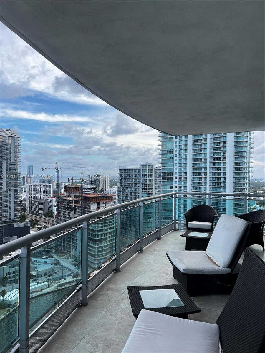 WIND CONDO - Residential Lease