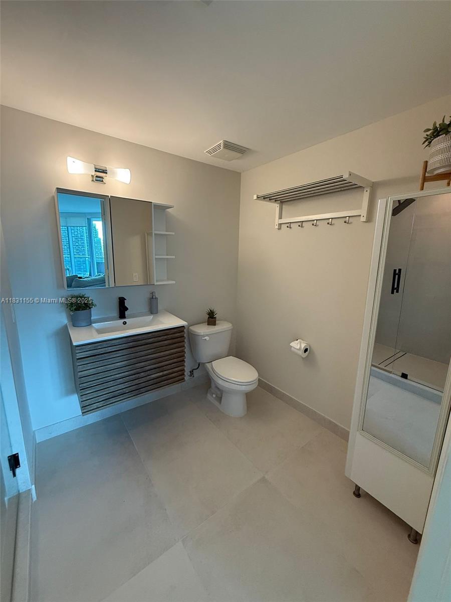 WIND CONDO - Residential Lease