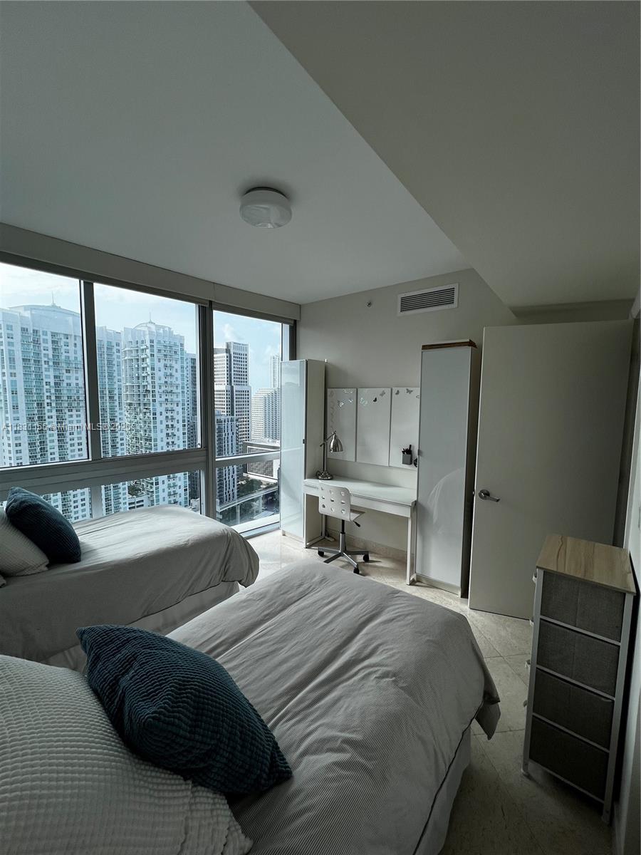 WIND CONDO - Residential Lease