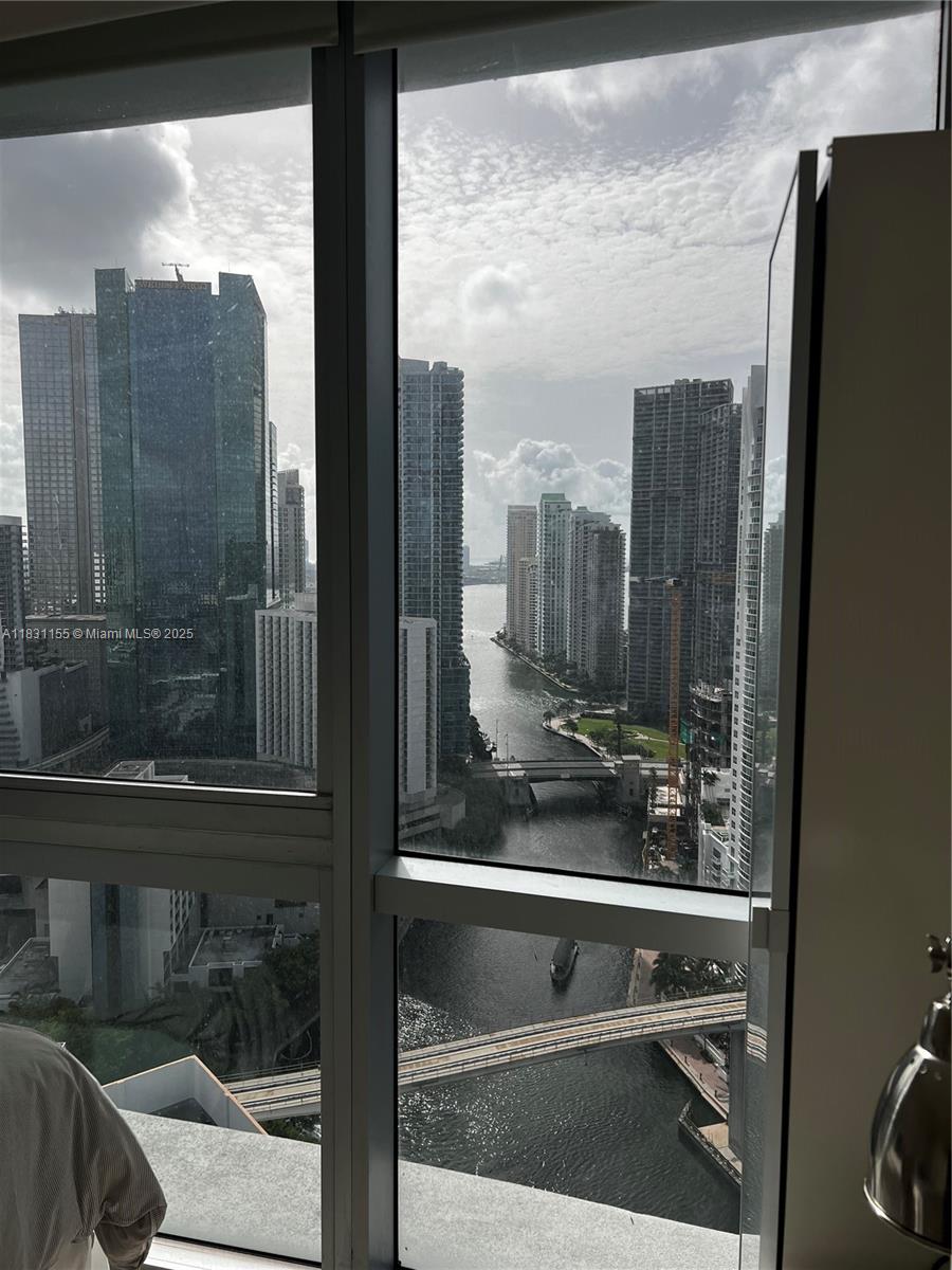 WIND CONDO - Residential Lease