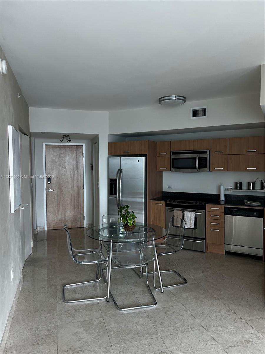 WIND CONDO - Residential Lease