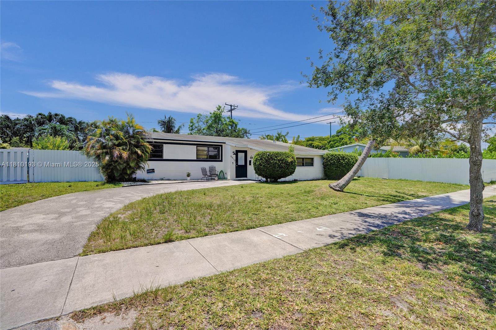 Rental Property at 9910 Bahama Dr, Cutler Bay, Miami-Dade County, Florida - Bedrooms: 3 
Bathrooms: 2  - $3,075 MO.