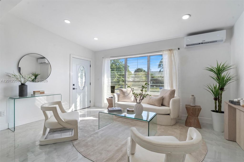 Photo of 4041 NE 15th Ter #0, Pompano Beach, FL 33064 (MLS # A12012058)