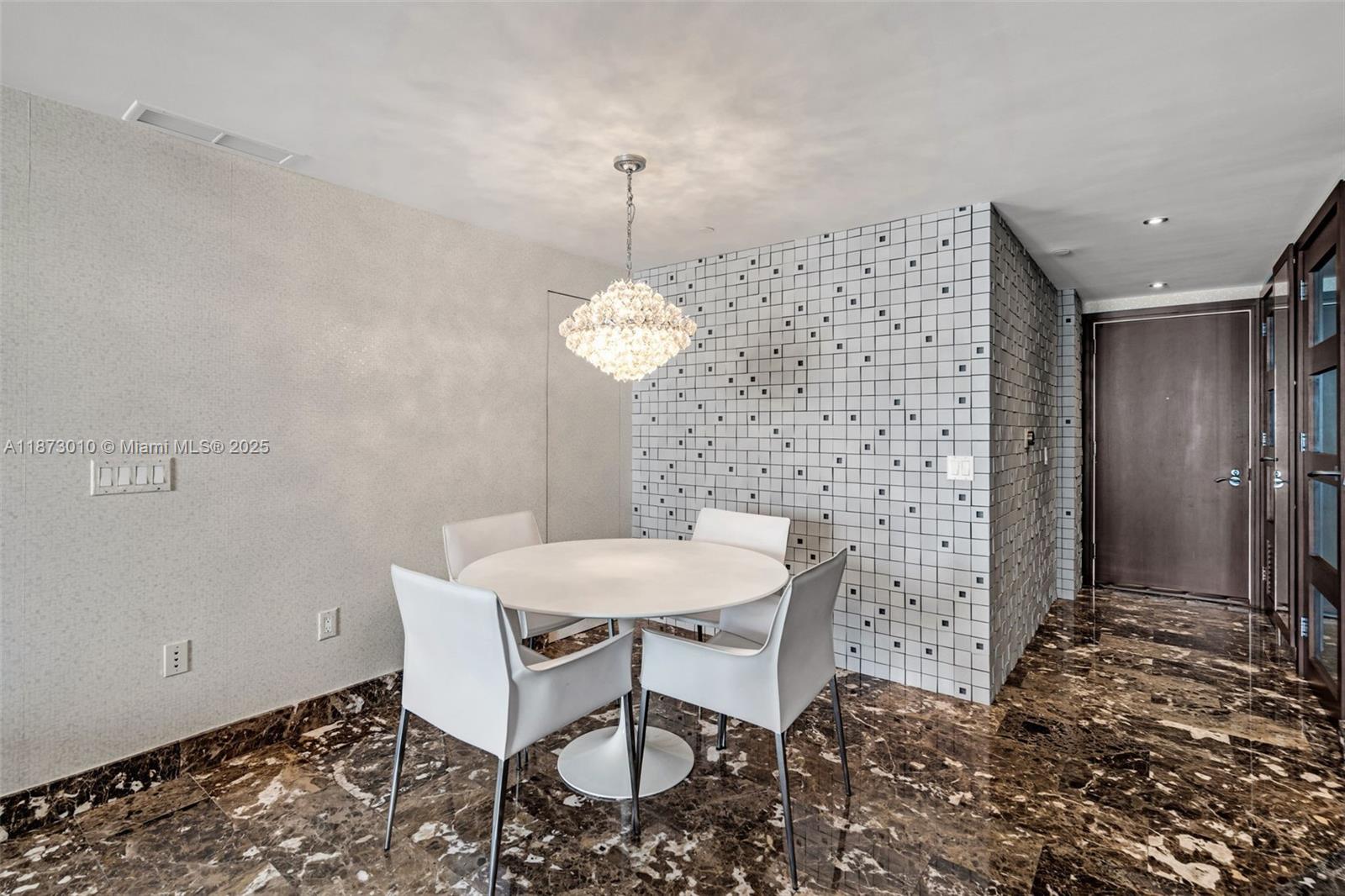 MEI CONDO - Residential