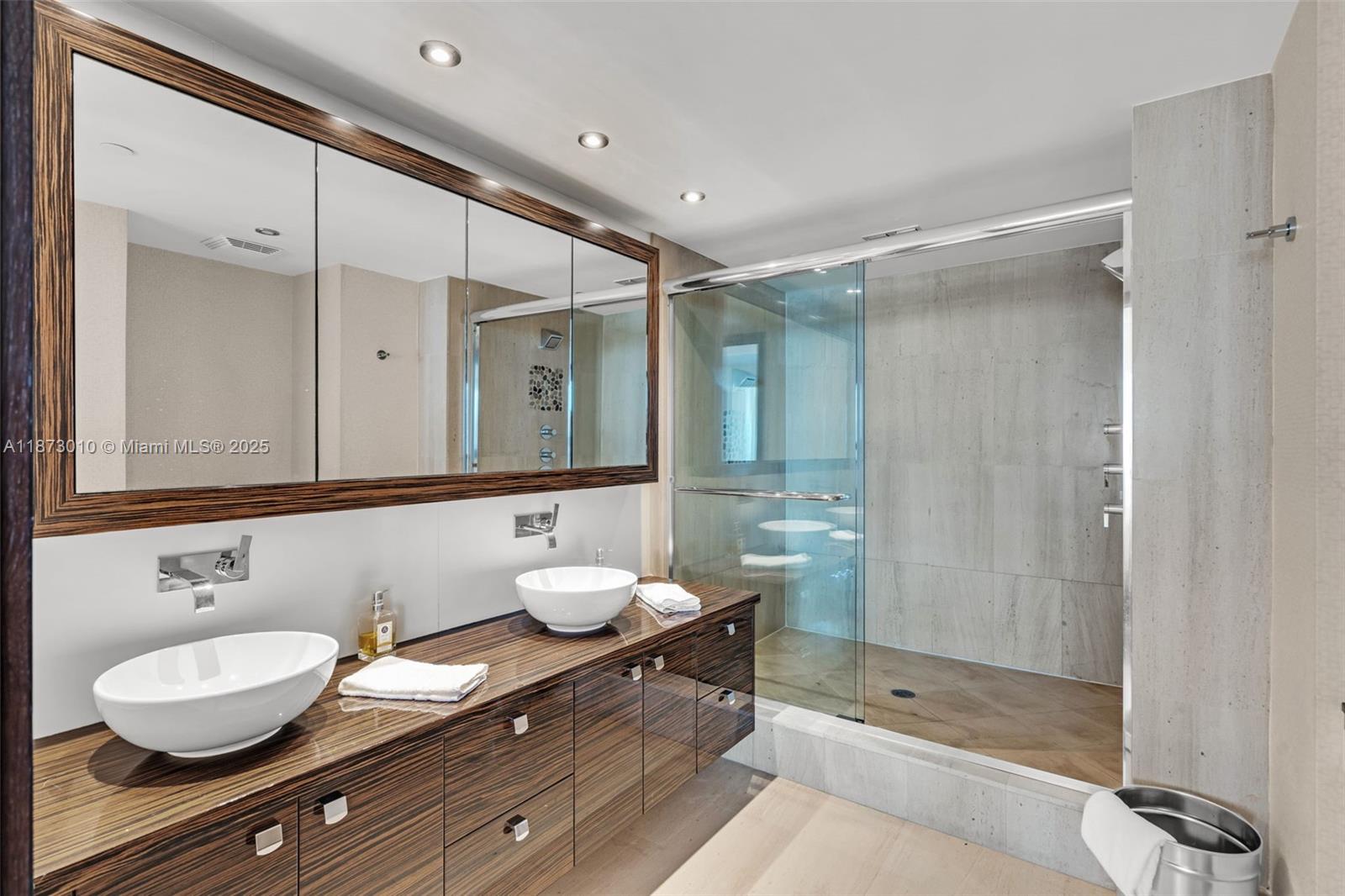 MEI CONDO - Residential