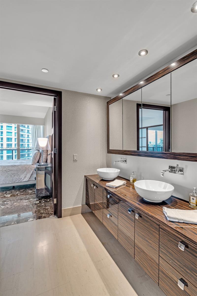 MEI CONDO - Residential