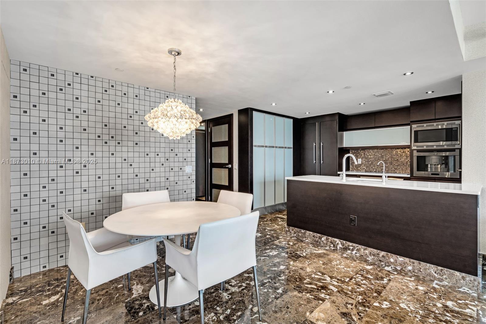 MEI CONDO - Residential