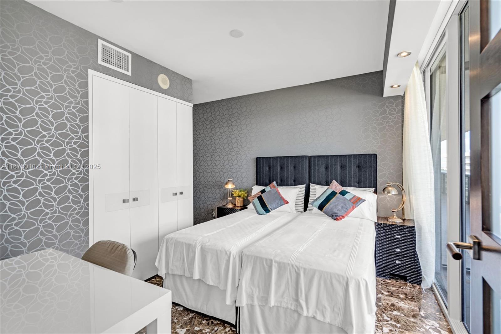 MEI CONDO - Residential