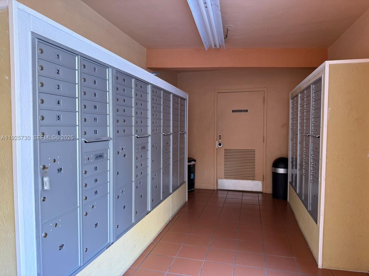 HORIZONS WEST CONDO #5 - Residential