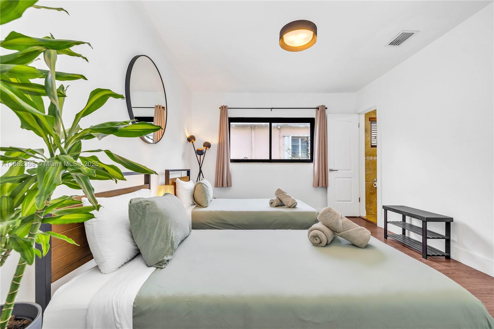 HOLLEMAN PARK - Residential Lease