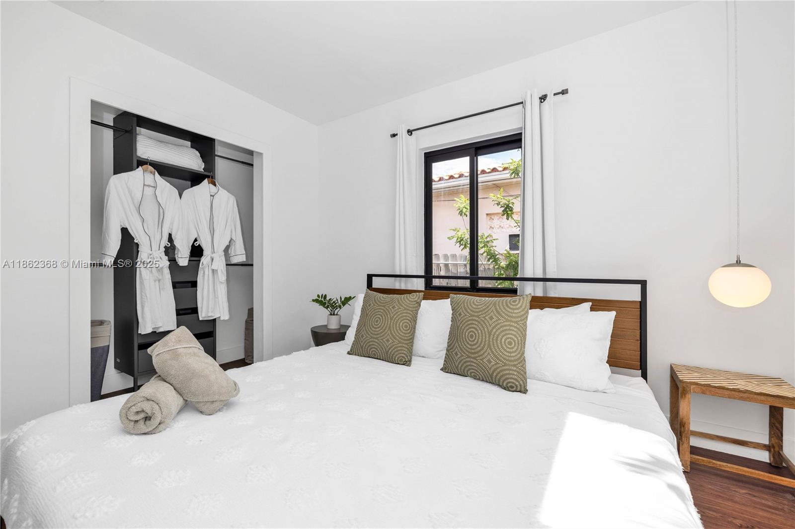 HOLLEMAN PARK - Residential Lease