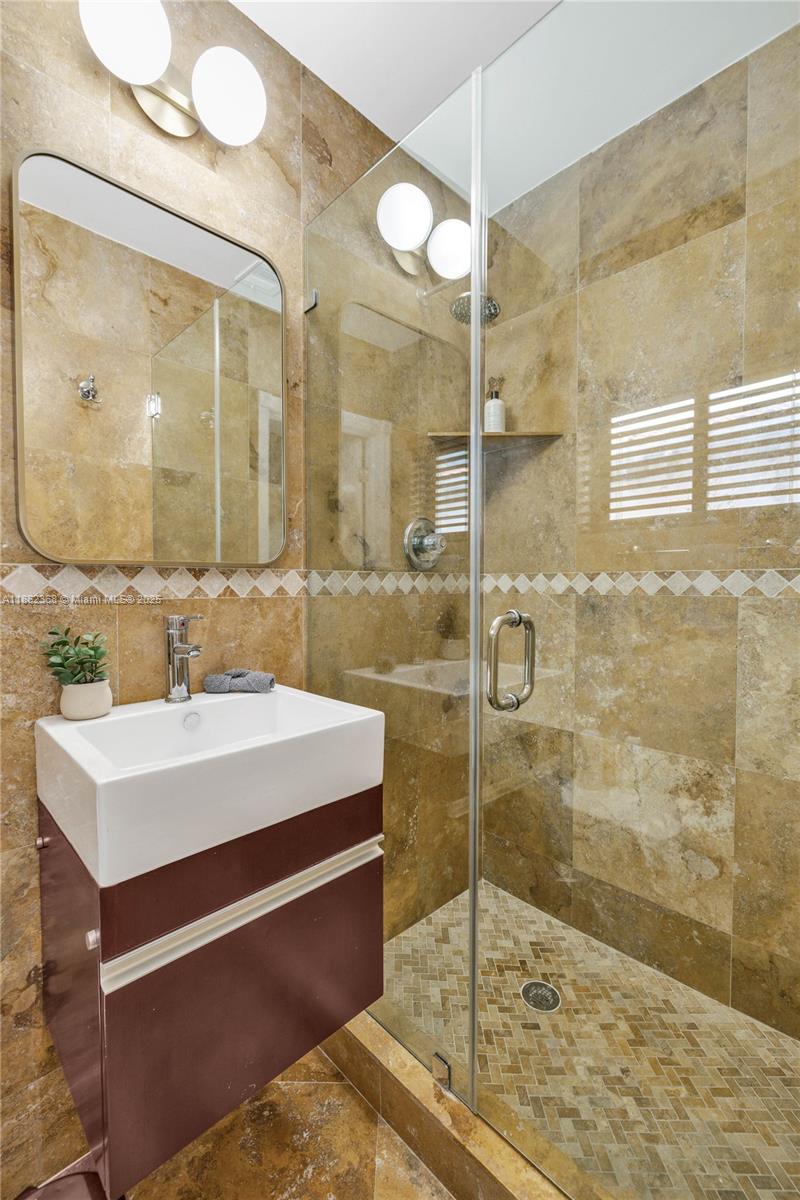 HOLLEMAN PARK - Residential Lease