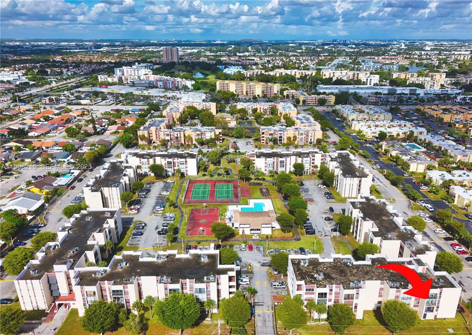 VERSAILLE GARDENS I CONDO - Residential