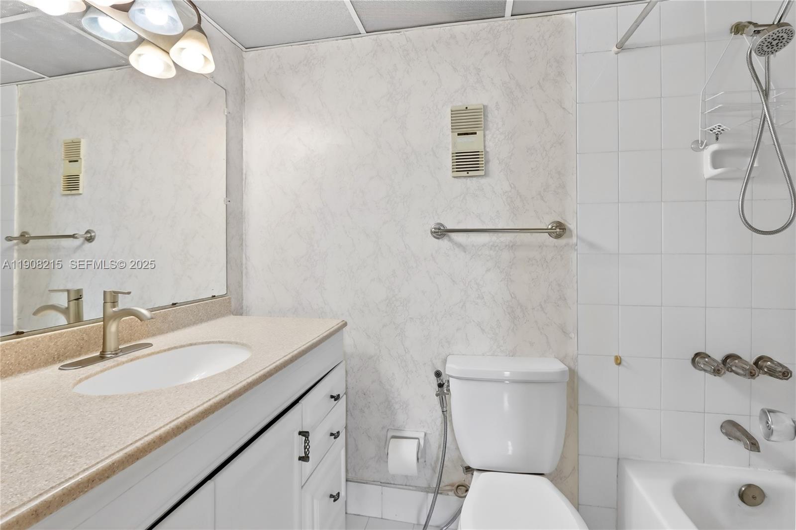 VERSAILLE GARDENS I CONDO - Residential