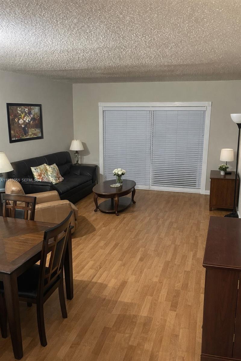 7732 Camino Real f-104