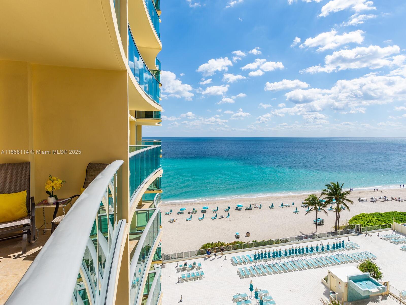 WAVE CONDO - Residential