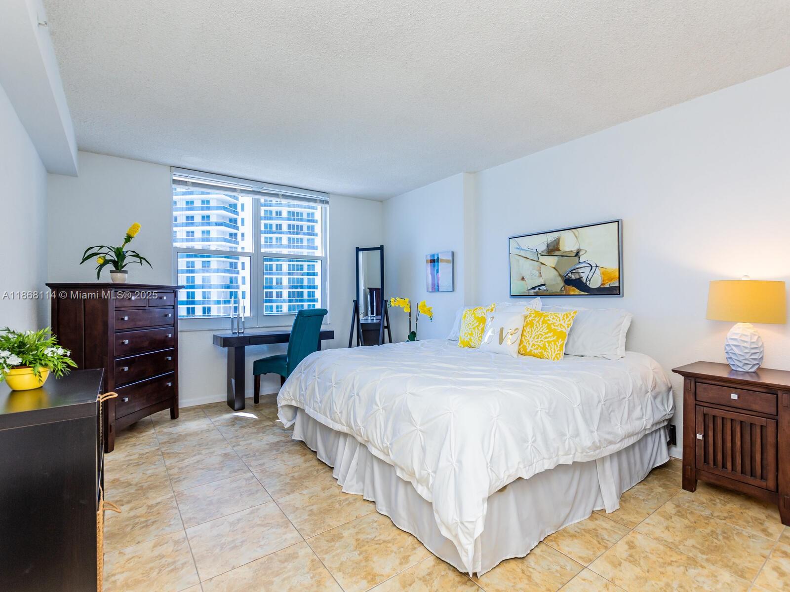 WAVE CONDO - Residential