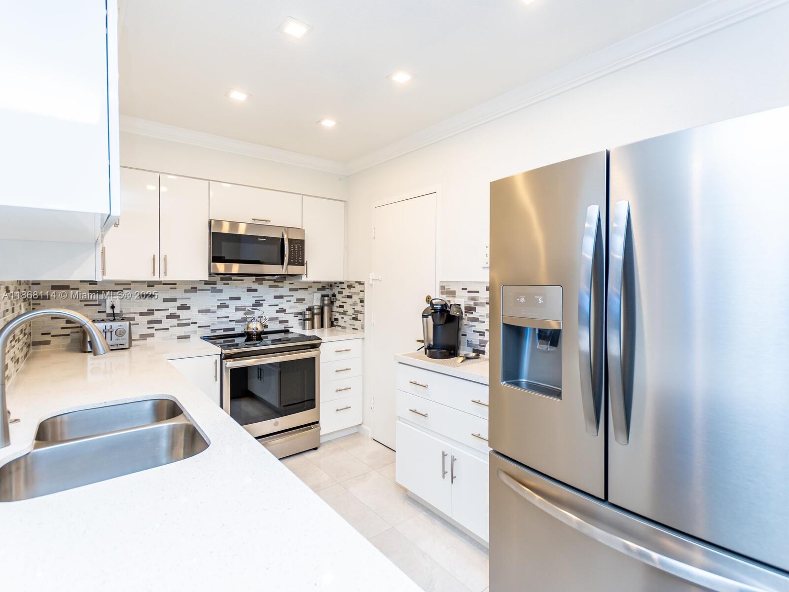 2501 S Ocean Dr 914
