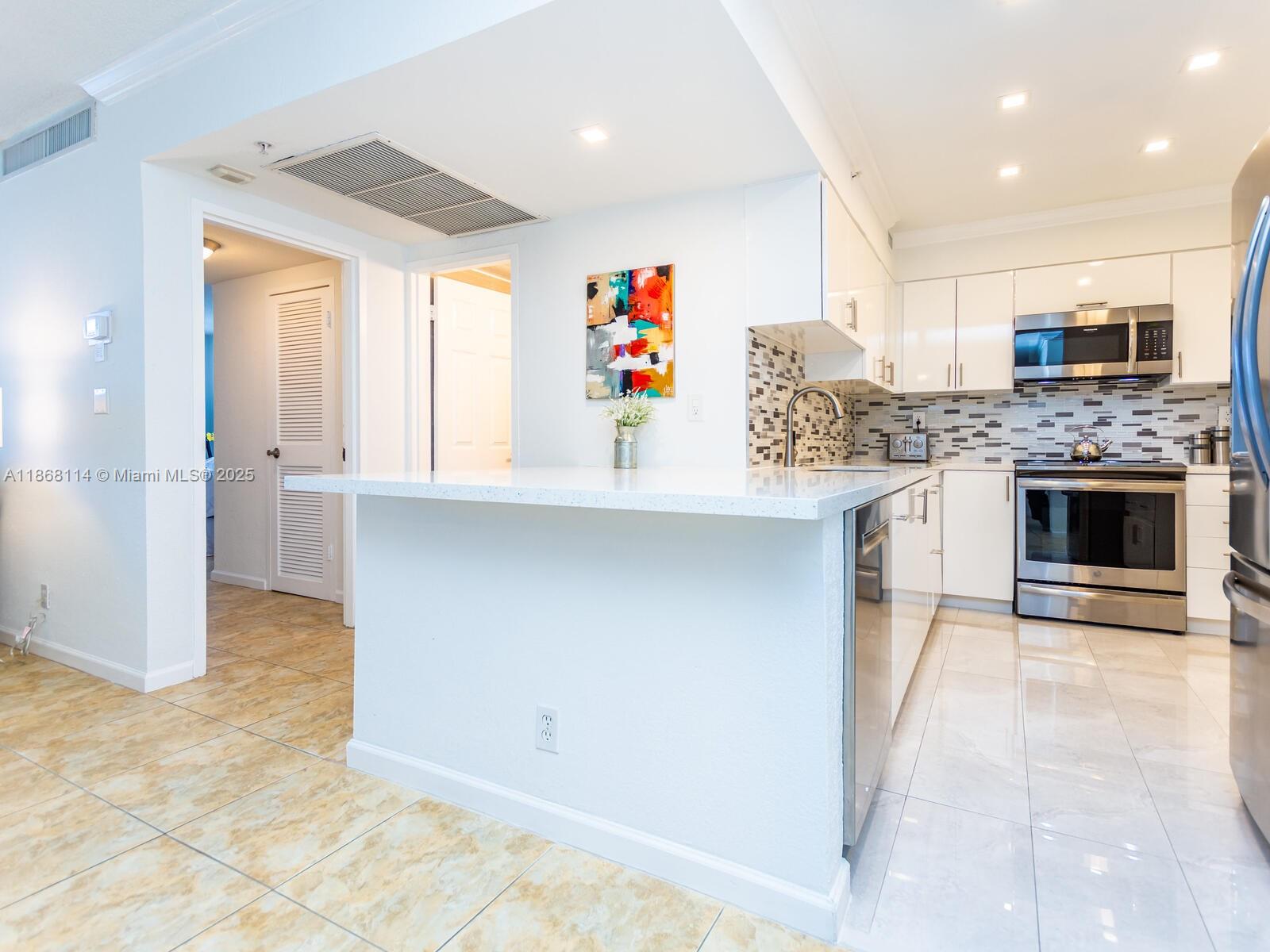2501 S Ocean Dr 914