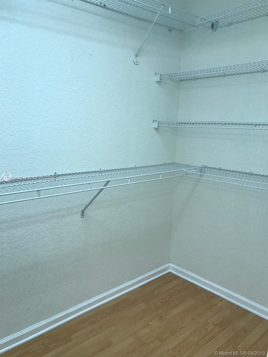 CENTERPOINTE CONDO - Residential Lease