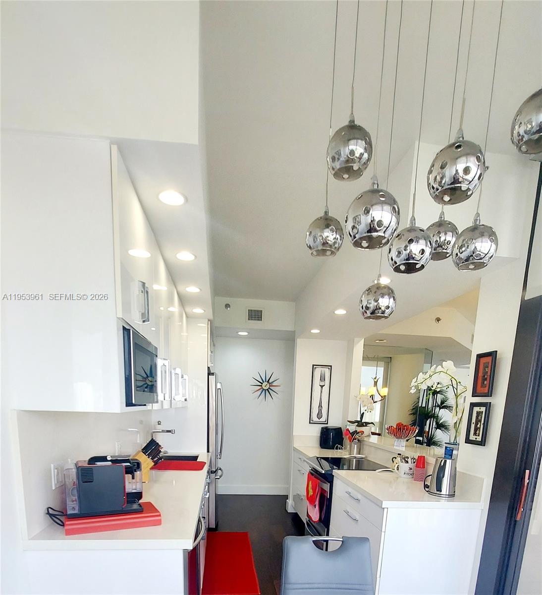 1000 ISL BLVD WILLIAMS IS - Residential