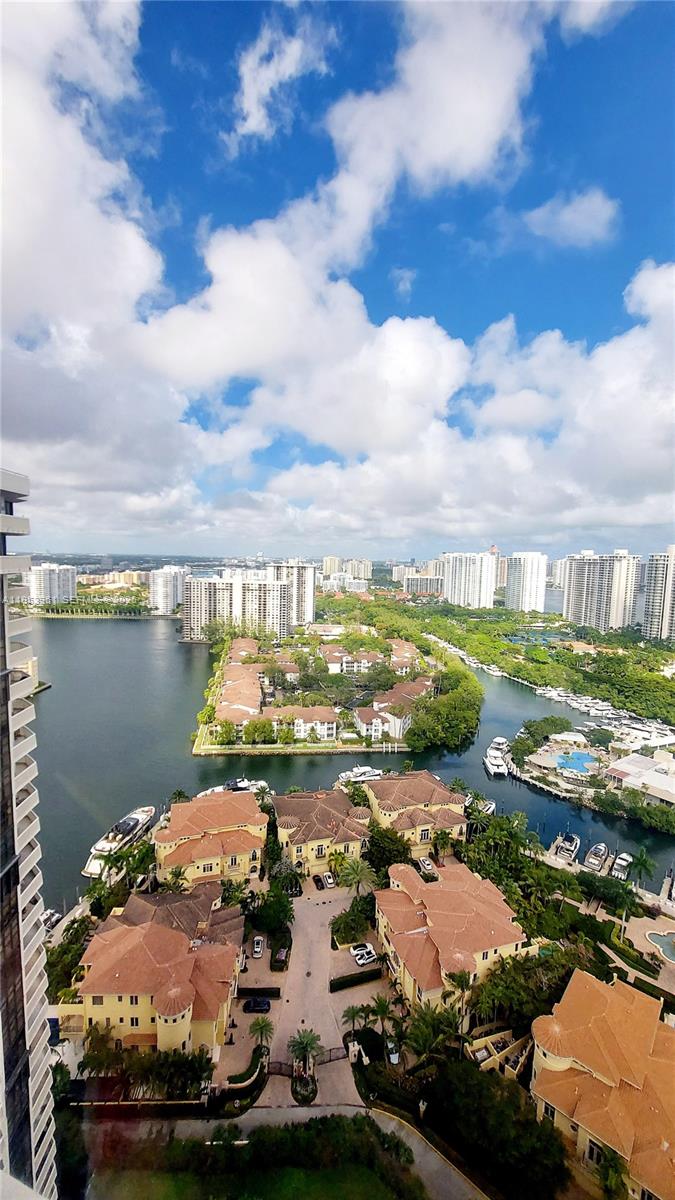 1000 ISL BLVD WILLIAMS IS - Residential