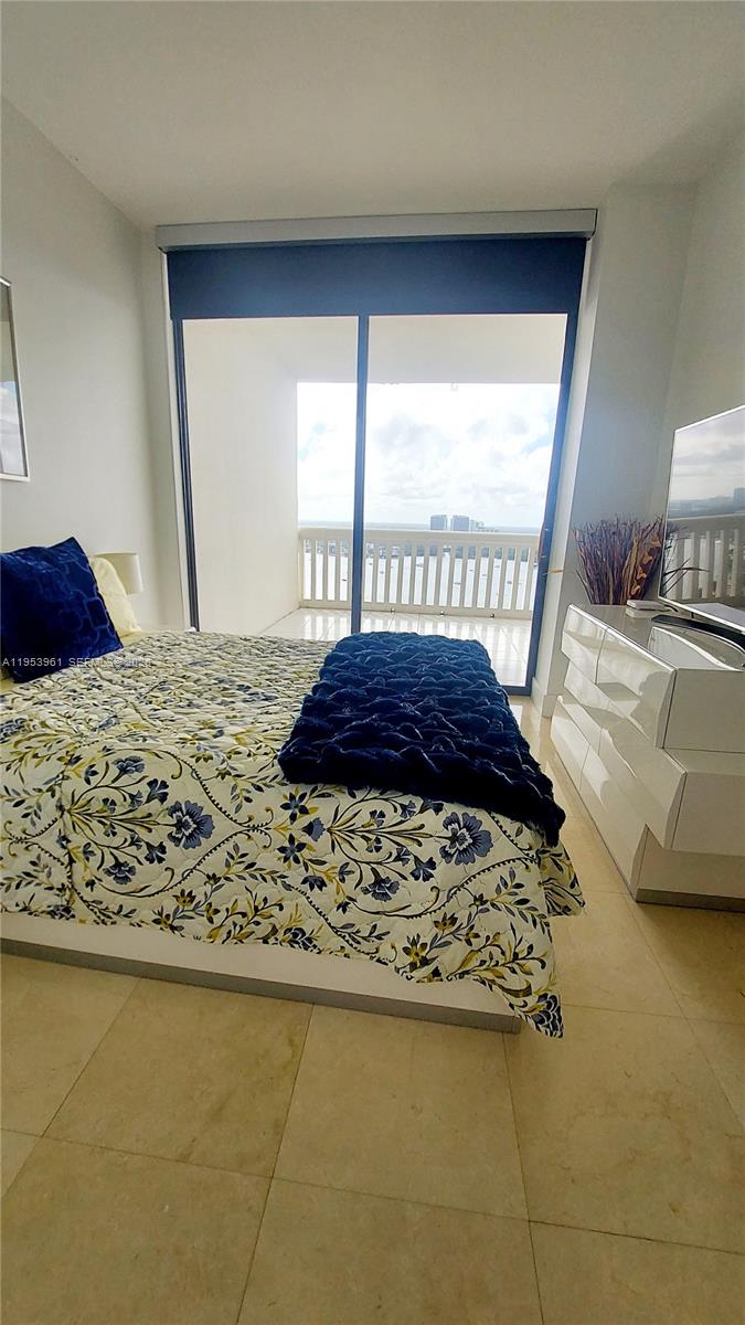 1000 ISL BLVD WILLIAMS IS - Residential