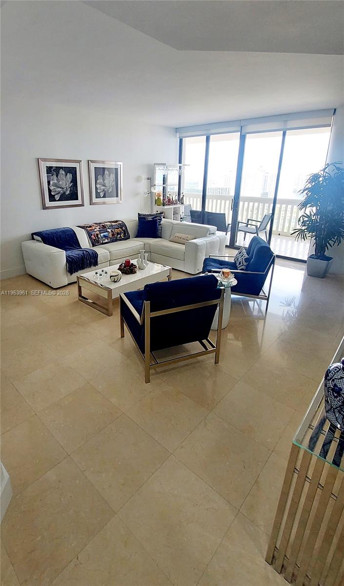 1000 ISL BLVD WILLIAMS IS - Residential