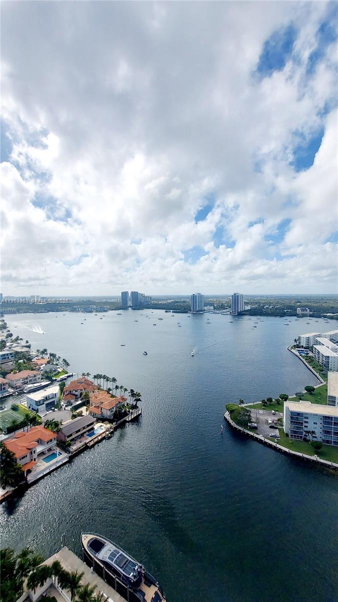 1000 ISL BLVD WILLIAMS IS - Residential