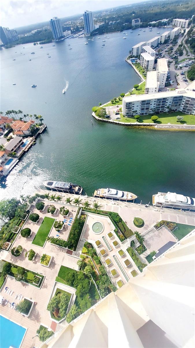 1000 ISL BLVD WILLIAMS IS - Residential