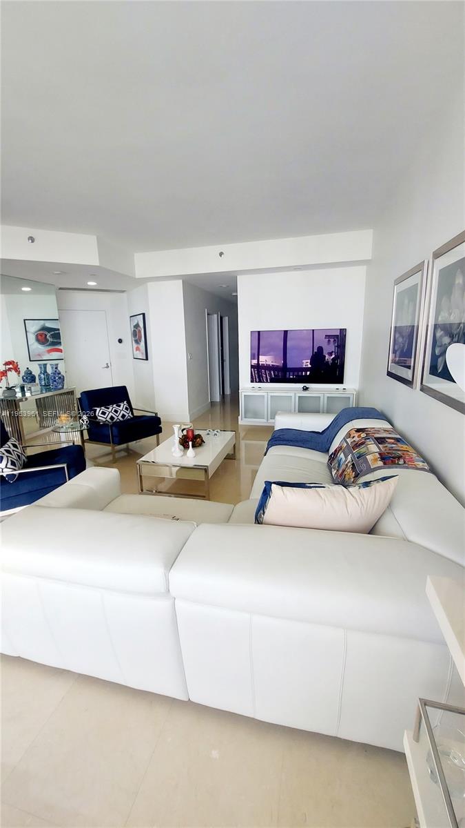 1000 ISL BLVD WILLIAMS IS - Residential