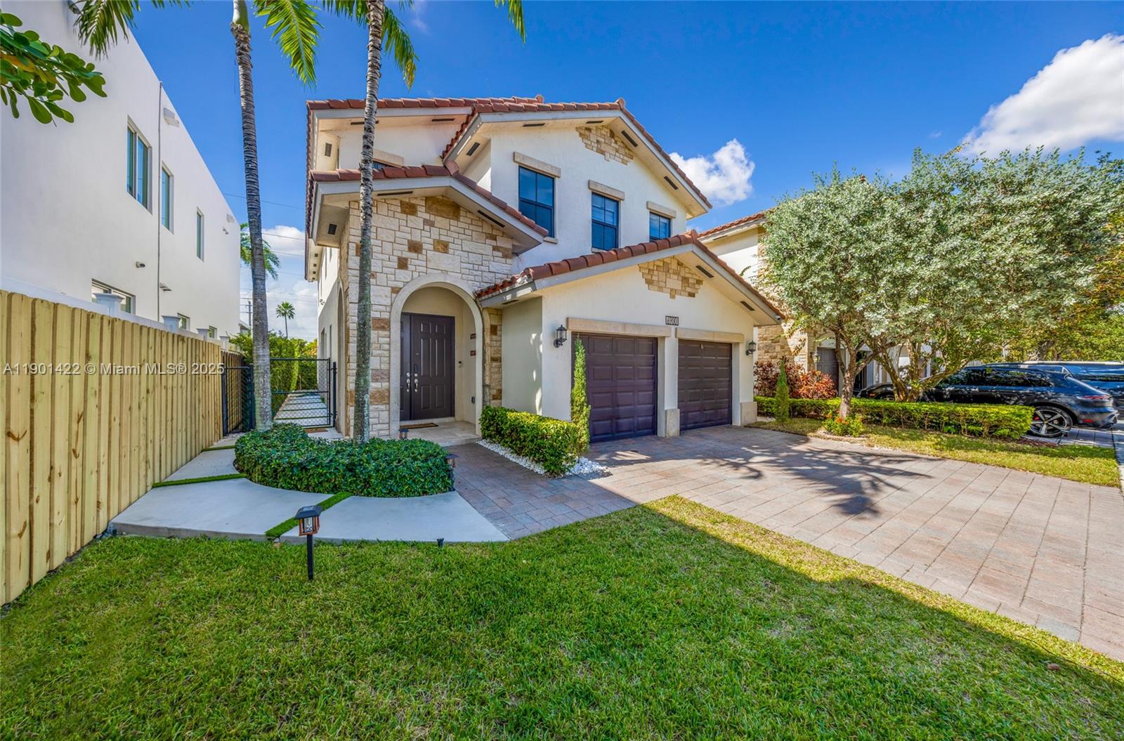 VINTAGE ESTATES - Residential