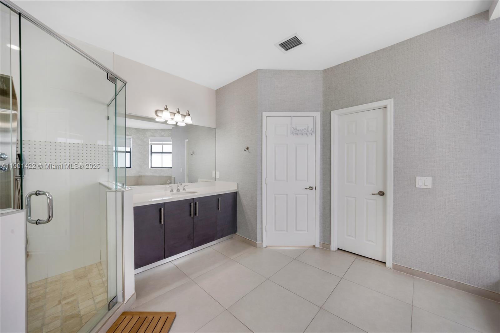 VINTAGE ESTATES - Residential