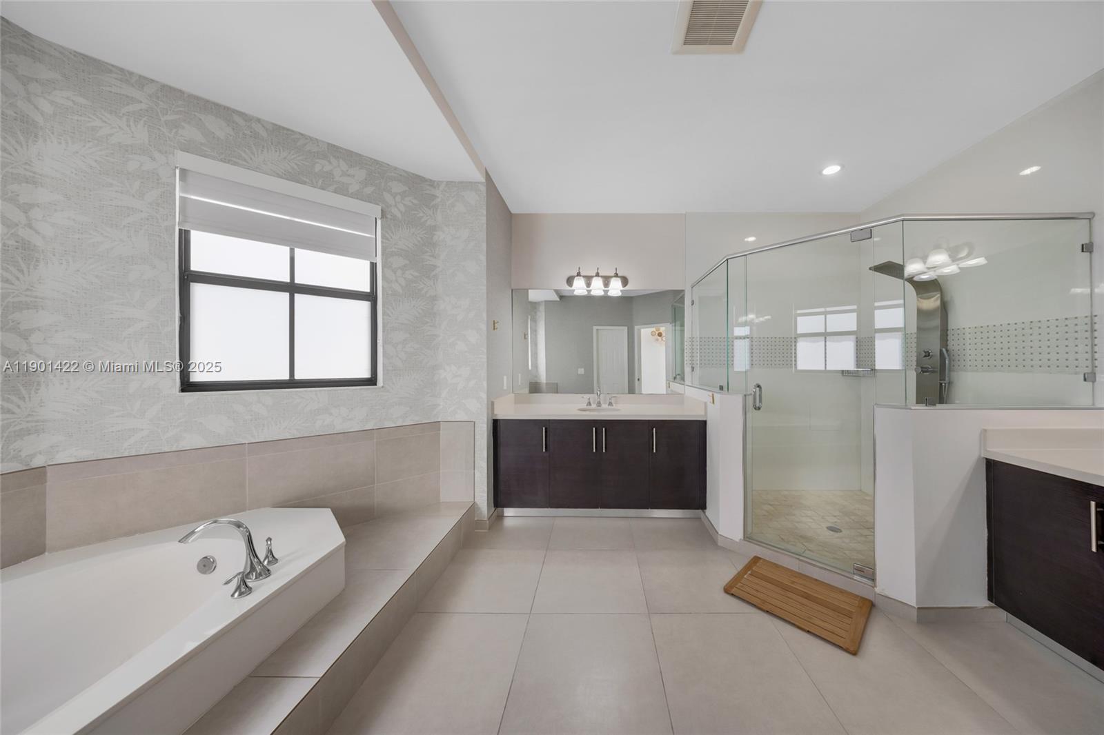 VINTAGE ESTATES - Residential