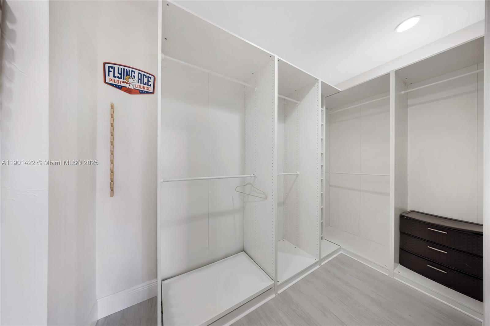 VINTAGE ESTATES - Residential