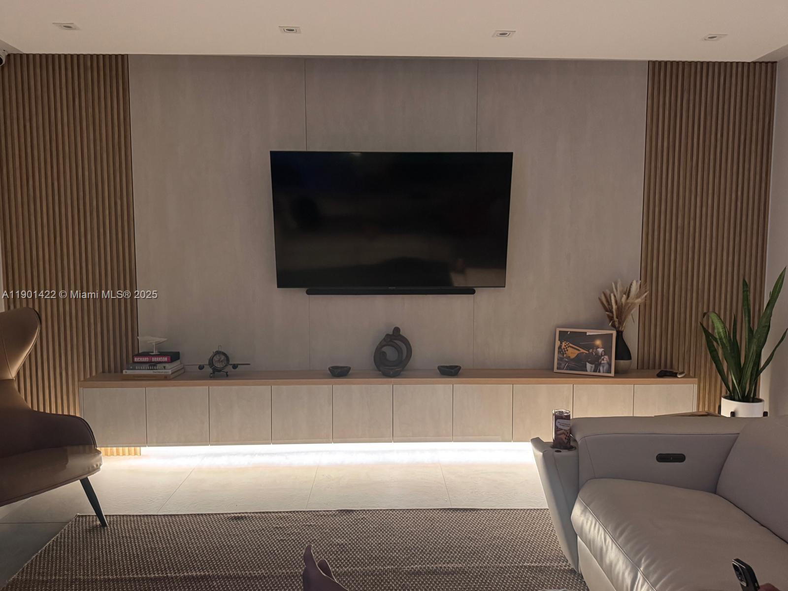 VINTAGE ESTATES - Residential