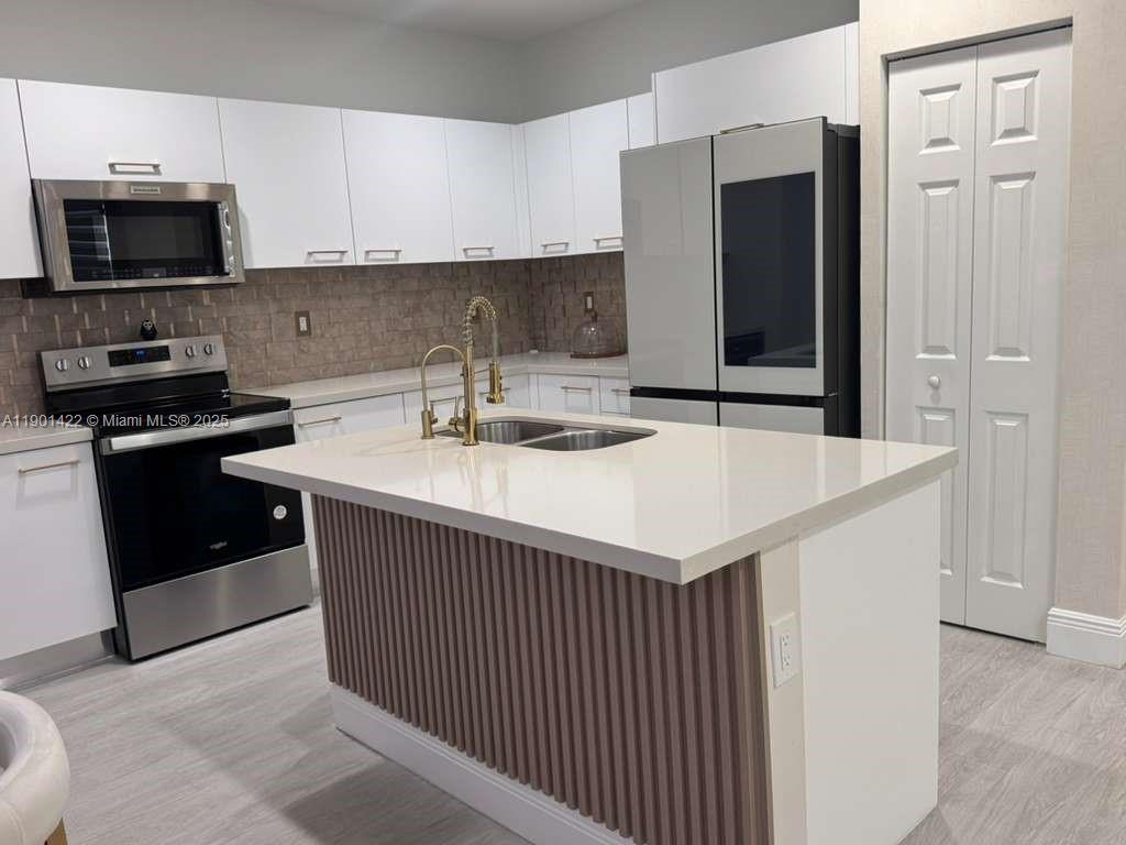 VINTAGE ESTATES - Residential