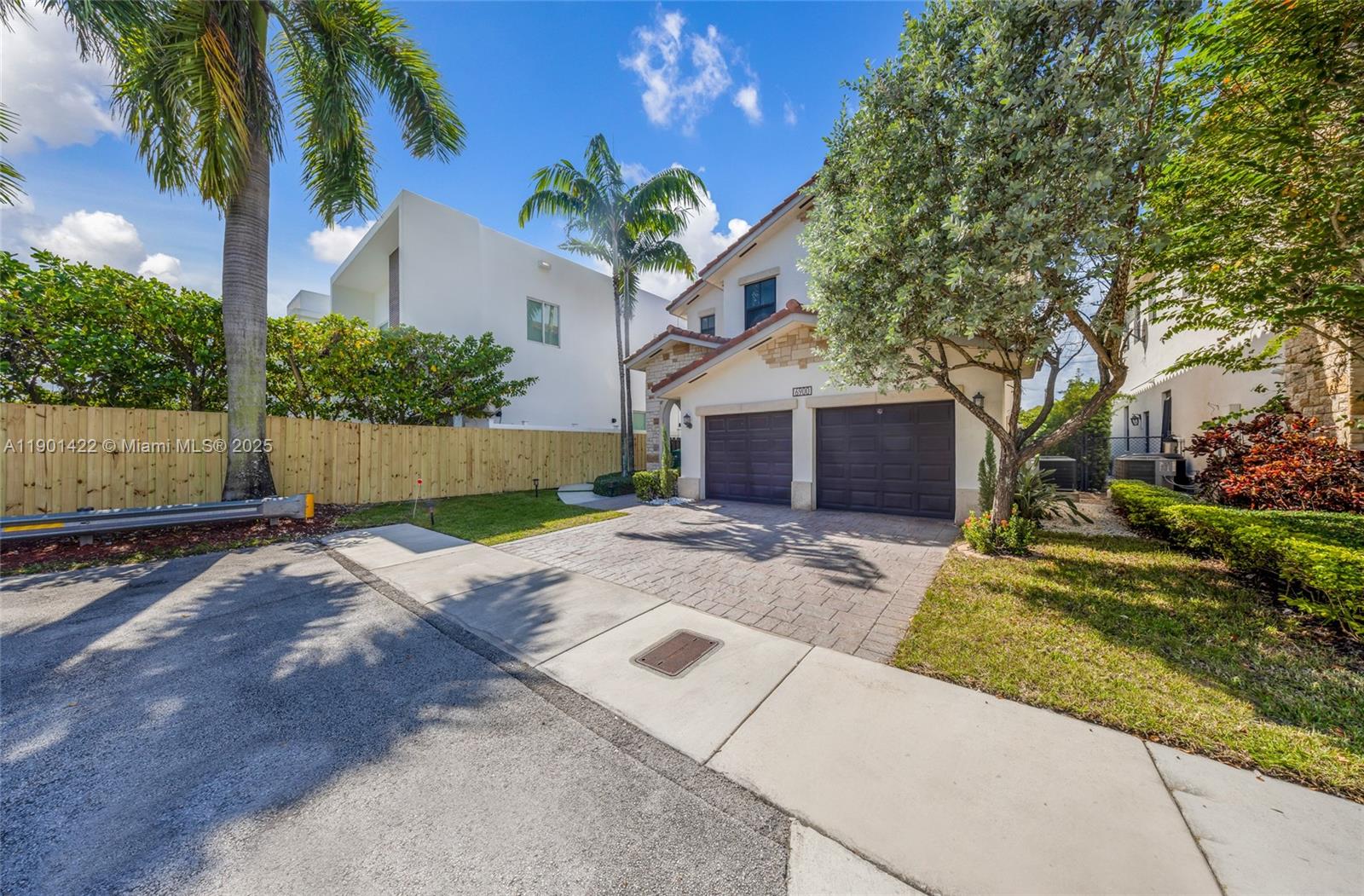 VINTAGE ESTATES - Residential